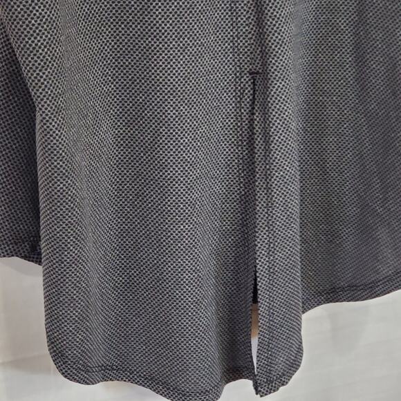Athletic Running Top Reflection Back Keyhole Slit Bottom Gray Black Large 12-14 - Picture 5 of 7